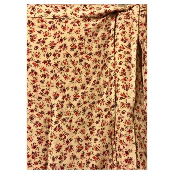American Eagle Outfitters Floral Wrap Mini - Picture 2 of 5